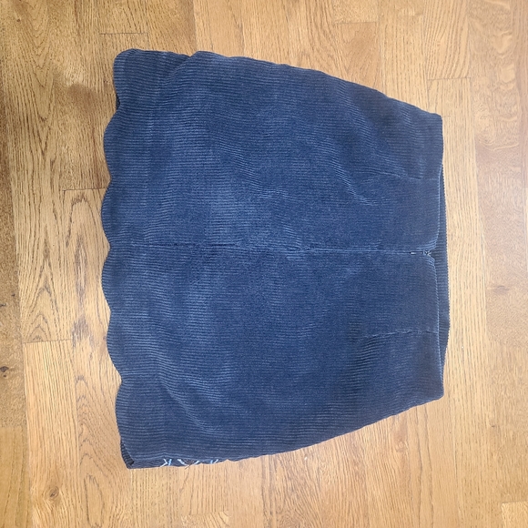 Aztec Embroidered Navu Skirt - Picture 2 of 3